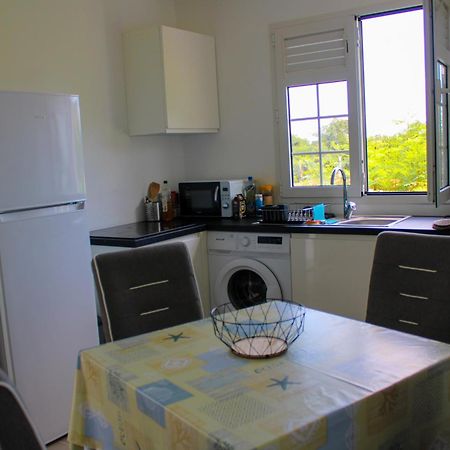 Bas De Villa F2 Neuf Avec Terrasse Et Piscine Le Diamant Luaran gambar